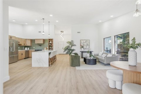 Casa en venta en Bradenton, Florida, 4 dormitorios, 213.3 m2 № 2383372 - foto 10