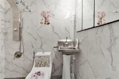 Casa en venta en North Miami, Florida, 3 dormitorios, 123.75 m2 № 1622001 - foto 13