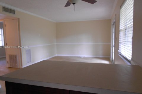 Villa ou maison à louer à Fort Lauderdale, Floride: 2 chambres, 92.9 m2 № 1946601 - photo 5