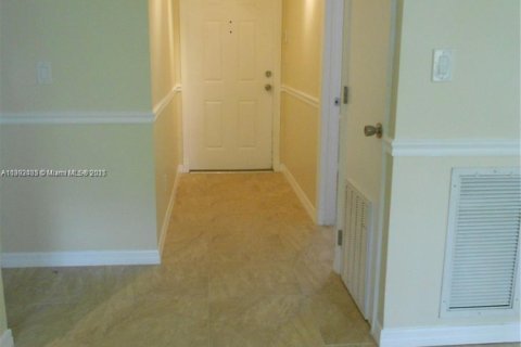 Villa ou maison à louer à Fort Lauderdale, Floride: 2 chambres, 92.9 m2 № 1946601 - photo 2