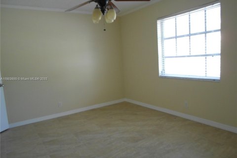 Villa ou maison à louer à Fort Lauderdale, Floride: 2 chambres, 92.9 m2 № 1946601 - photo 6