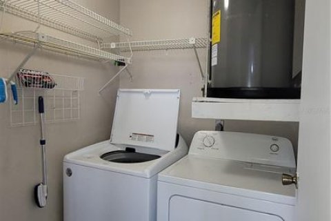 Condominio en alquiler en Port Charlotte, Florida, 2 dormitorios, 89.19 m2 № 1778618 - foto 13