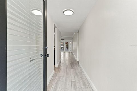 Condominio en venta en Orlando, Florida, 2 dormitorios, 82.68 m2 № 2419212 - foto 3