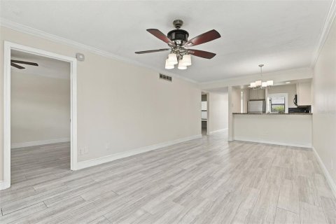 Condominio en venta en Orlando, Florida, 2 dormitorios, 82.68 m2 № 2419212 - foto 10