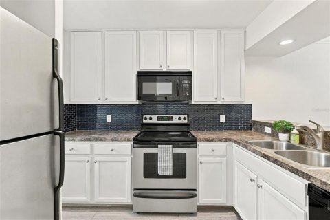 Condominio en venta en Orlando, Florida, 2 dormitorios, 82.68 m2 № 2419212 - foto 7