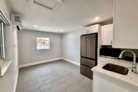 Commercial property in Hialeah, Florida 1 bedroom, 46.45 sq.m. № 2067606 - photo 7