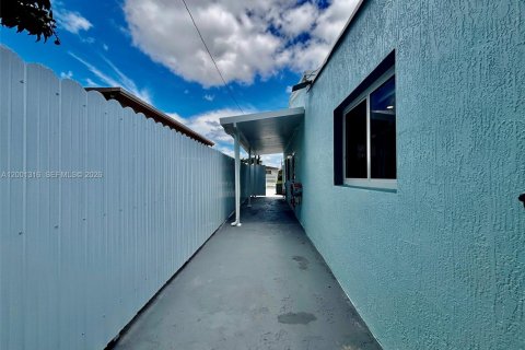 Commercial property in Hialeah, Florida 1 bedroom, 46.45 sq.m. № 2067606 - photo 25