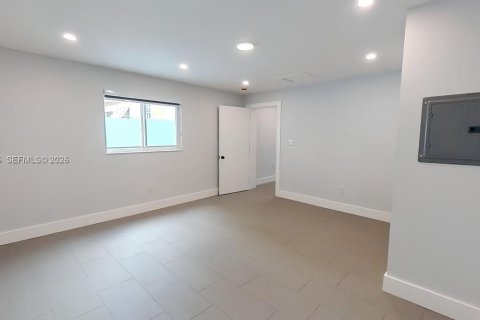 Commercial property in Hialeah, Florida 1 bedroom, 46.45 sq.m. № 2067606 - photo 23