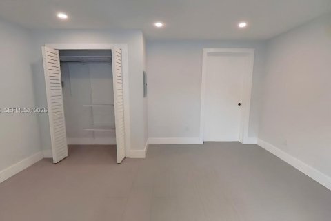Commercial property in Hialeah, Florida 1 bedroom, 46.45 sq.m. № 2067606 - photo 20