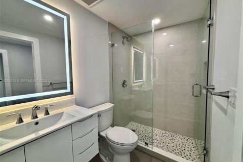 Commercial property in Hialeah, Florida 1 bedroom, 46.45 sq.m. № 2067606 - photo 14