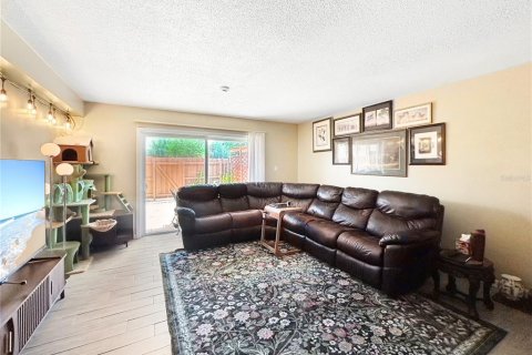 Condo in Casselberry, Florida, 2 bedrooms № 2094863 - photo 13