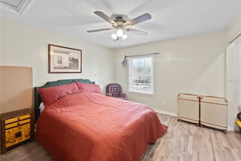 Condo in Casselberry, Florida, 2 bedrooms № 2094863 - photo 11