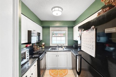 Condo in Casselberry, Florida, 2 bedrooms № 2094863 - photo 5