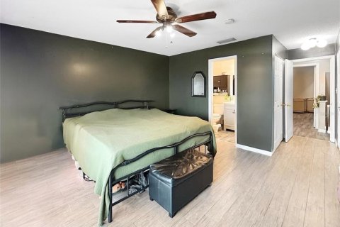 Condo in Casselberry, Florida, 2 bedrooms № 2094863 - photo 9