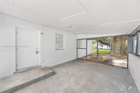 House in West Park, Florida 3 bedrooms, 80.27 sq.m. № 1830115 - photo 28