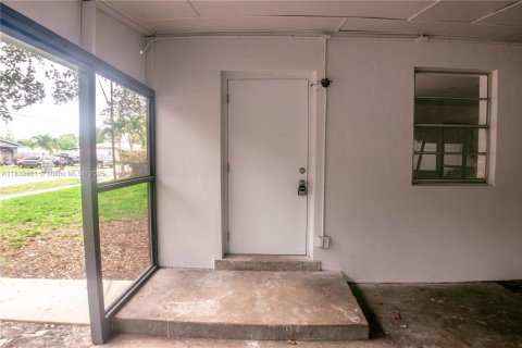 House in West Park, Florida 3 bedrooms, 80.27 sq.m. № 1830115 - photo 5