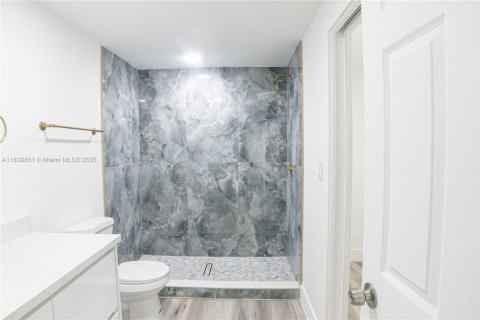 House in West Park, Florida 3 bedrooms, 80.27 sq.m. № 1830115 - photo 25