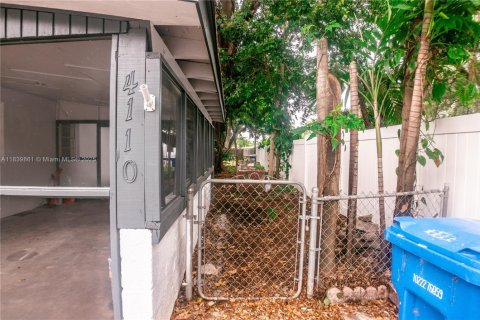 House in West Park, Florida 3 bedrooms, 80.27 sq.m. № 1830115 - photo 9
