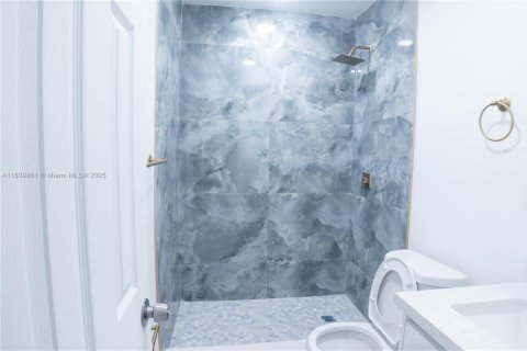 House in West Park, Florida 3 bedrooms, 80.27 sq.m. № 1830115 - photo 21