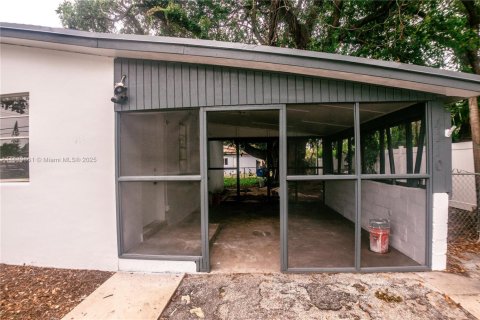 House in West Park, Florida 3 bedrooms, 80.27 sq.m. № 1830115 - photo 4