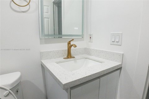 House in West Park, Florida 3 bedrooms, 80.27 sq.m. № 1830115 - photo 19