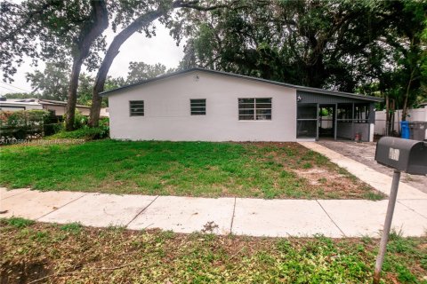 House in West Park, Florida 3 bedrooms, 80.27 sq.m. № 1830115 - photo 1