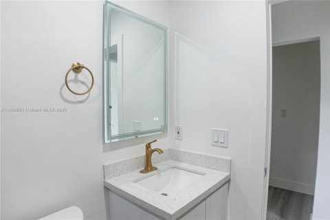 House in West Park, Florida 3 bedrooms, 80.27 sq.m. № 1830115 - photo 22