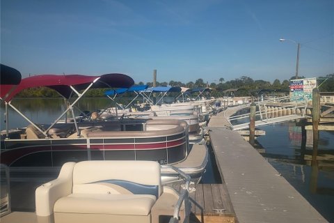 Propiedad comercial en venta en New Smyrna Beach, Florida, 50.45 m2 № 2125505 - foto 6
