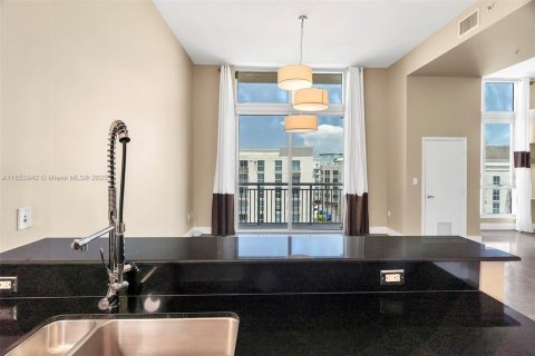 Condominio en venta en Miami, Florida, 2 dormitorios, 88.91 m2 № 1871873 - foto 6
