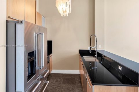 Condominio en venta en Miami, Florida, 2 dormitorios, 88.91 m2 № 1871873 - foto 3