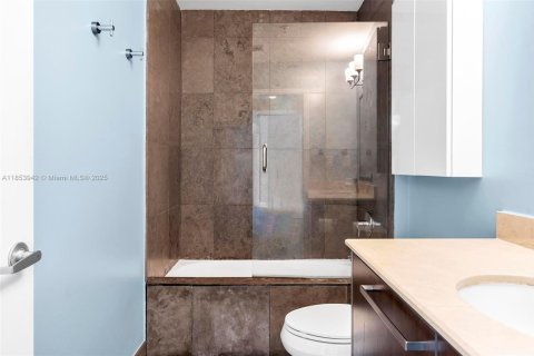 Condominio en venta en Miami, Florida, 2 dormitorios, 88.91 m2 № 1871873 - foto 26