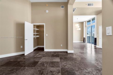 Condominio en venta en Miami, Florida, 2 dormitorios, 88.91 m2 № 1871873 - foto 30