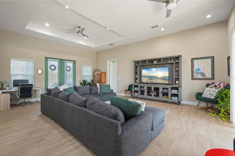 House in Punta Gorda, Florida 3 bedrooms, 188.59 sq.m. № 1630299 - photo 13