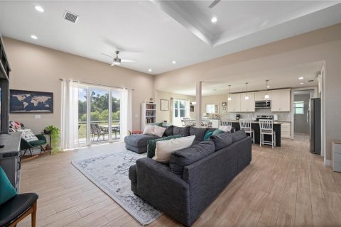 House in Punta Gorda, Florida 3 bedrooms, 188.59 sq.m. № 1630299 - photo 11