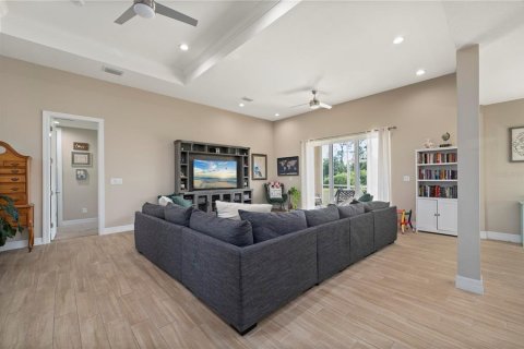 House in Punta Gorda, Florida 3 bedrooms, 188.59 sq.m. № 1630299 - photo 12