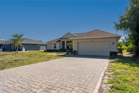 House in Punta Gorda, Florida 3 bedrooms, 188.59 sq.m. № 1630299 - photo 2