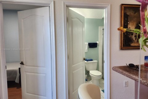 Townhouse in Homestead, Florida 4 bedrooms, 147.9 sq.m. № 1678963 - photo 16