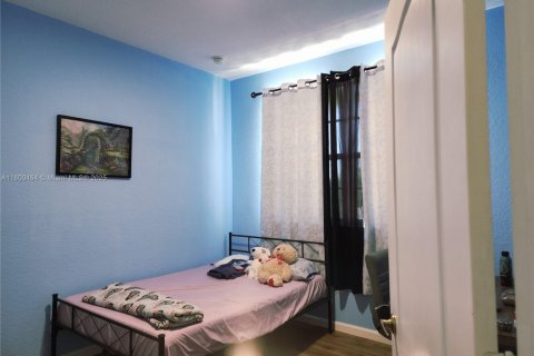 Townhouse in Homestead, Florida 4 bedrooms, 147.9 sq.m. № 1678963 - photo 8