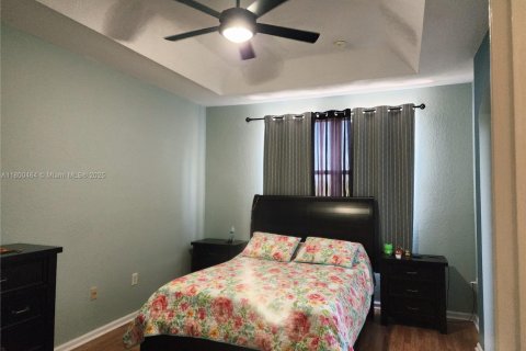 Townhouse in Homestead, Florida 4 bedrooms, 147.9 sq.m. № 1678963 - photo 3