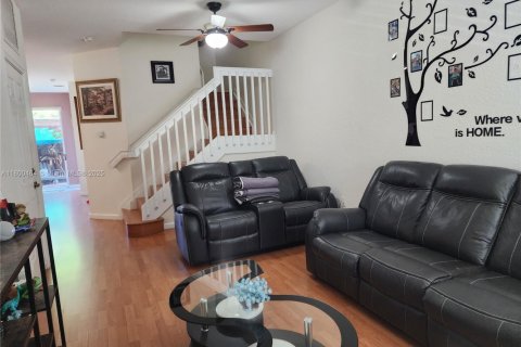 Townhouse in Homestead, Florida 4 bedrooms, 147.9 sq.m. № 1678963 - photo 27
