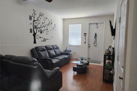Townhouse in Homestead, Florida 4 bedrooms, 147.9 sq.m. № 1678963 - photo 25