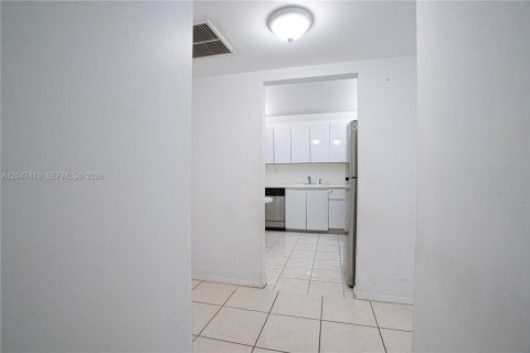 Condominio en venta en Hallandale Beach, Florida, 1 dormitorio, 92.9 m2 № 2189375 - foto 4