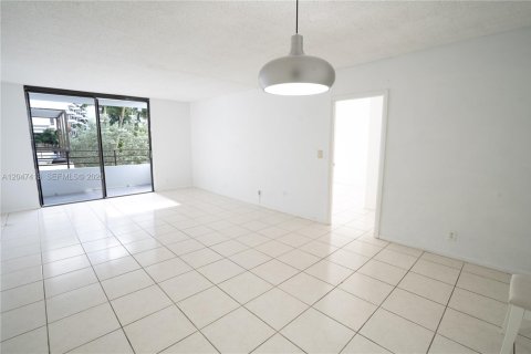 Condominio en venta en Hallandale Beach, Florida, 1 dormitorio, 92.9 m2 № 2189375 - foto 6