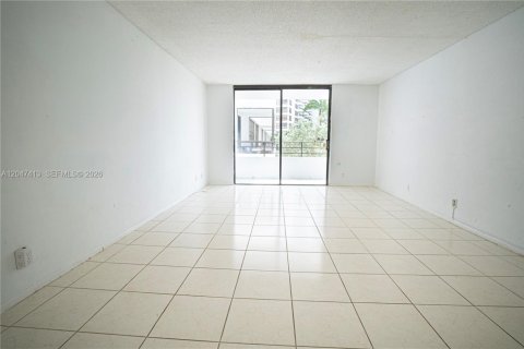 Condominio en venta en Hallandale Beach, Florida, 1 dormitorio, 92.9 m2 № 2189375 - foto 7