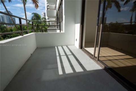Condominio en venta en Hallandale Beach, Florida, 1 dormitorio, 92.9 m2 № 2189375 - foto 18