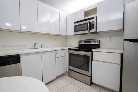Condominio en venta en Hallandale Beach, Florida, 1 dormitorio, 92.9 m2 № 2189375 - foto 2