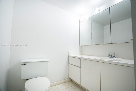 Condominio en venta en Hallandale Beach, Florida, 1 dormitorio, 92.9 m2 № 2189375 - foto 5