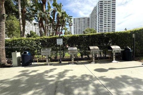 Condominio en venta en Hallandale Beach, Florida, 1 dormitorio, 92.9 m2 № 2189375 - foto 24