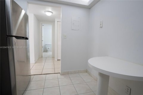 Condominio en venta en Hallandale Beach, Florida, 1 dormitorio, 92.9 m2 № 2189375 - foto 3