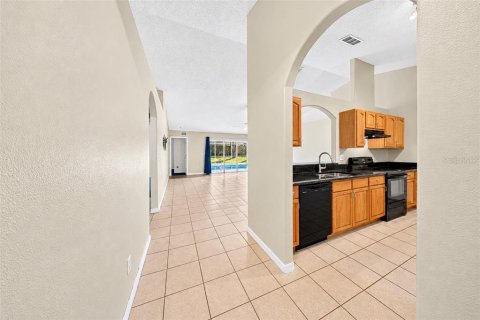 Villa ou maison à vendre à Edgewater, Floride: 4 chambres, 174.84 m2 № 2402972 - photo 3